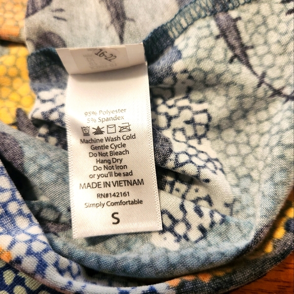 Women's LuLaRoe Disney Nightmare Before Christmas Shirt Size Small - Picture 6 of 7